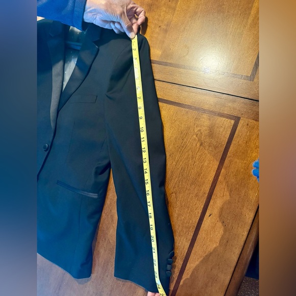 Couture 1910 Tuxedo Jacket and Pants - Picture 10 of 11